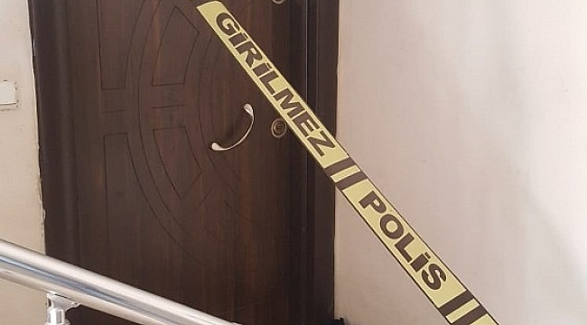 Karısının boğazını çocuklarının gözü önünde keserek öldürdü