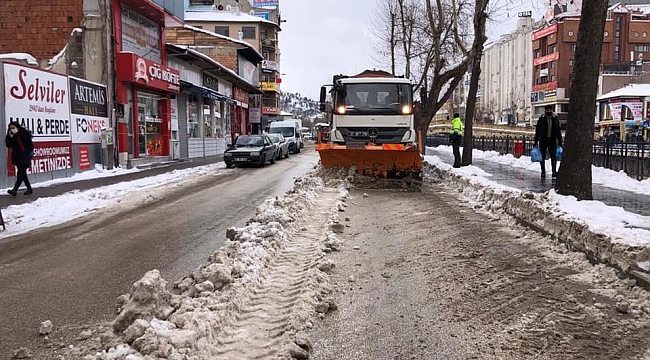Kastamonu'da kar mesaisi devam ediyor