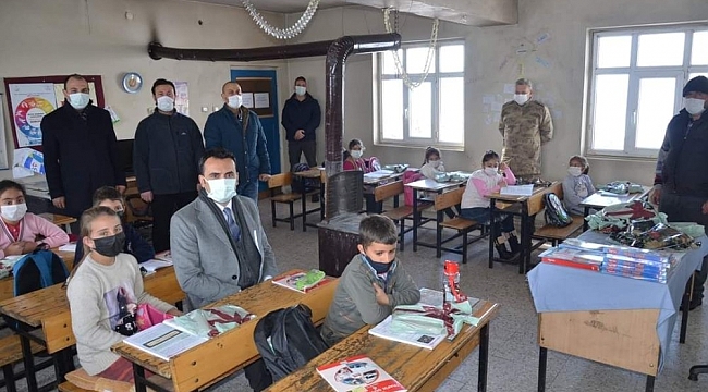 Kaymakam Çelik, köy okullarını ziyaret etti