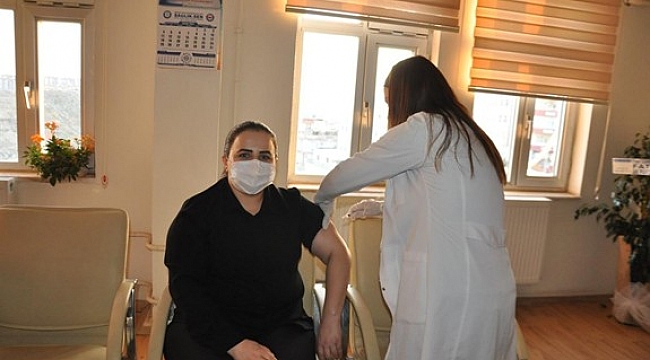 Kaymakam Demir ilk doz aşısını yaptırdı