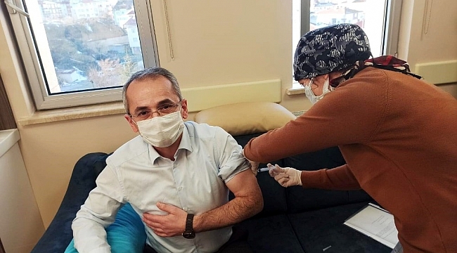 Kaymakam Pişkin, korona virüs aşısı oldu