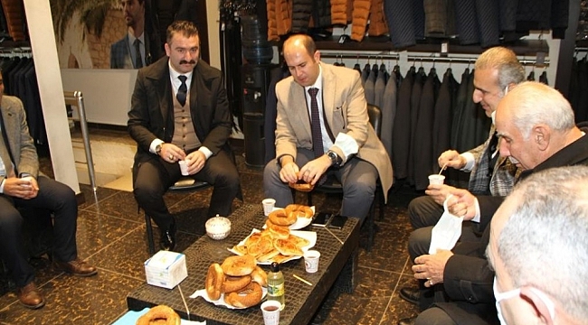 Kaymakam Türkmen'den 'Çaylar sizden simit bizden' ziyareti
