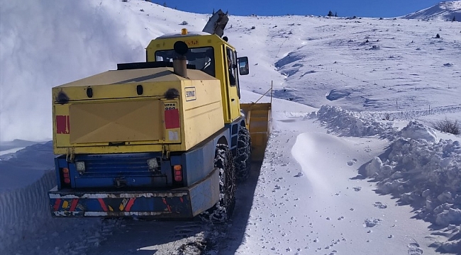 Kayseri'de kar nedeniyle kapanan yollar açıldı
