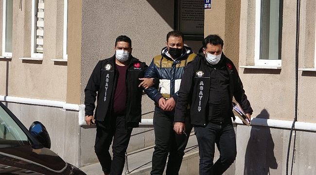 Kendisini polis olarak tanıtan dolandırıcı, gerçek polise yakalandı