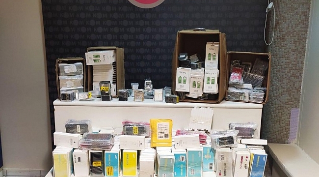 Kırıkkale'de 2 bin 447 adet kaçak cep telefonu aksesuarı ele geçirildi