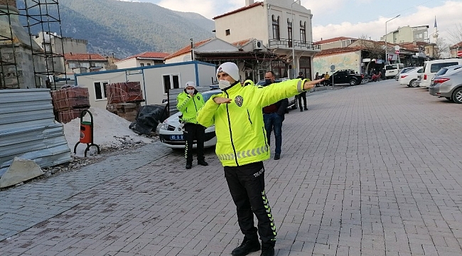 Kırkağaç'ta ilçe trafiğinde düzenleme yapıldı