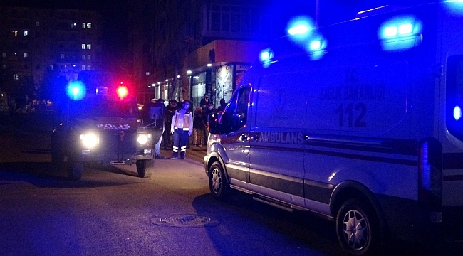 Kısıtlama saatinde marketi bıçakla bastılar: 3 yaralı