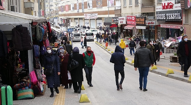 Kısıtlamaya uymayan 40 kişiye 126 bin lira para cezası