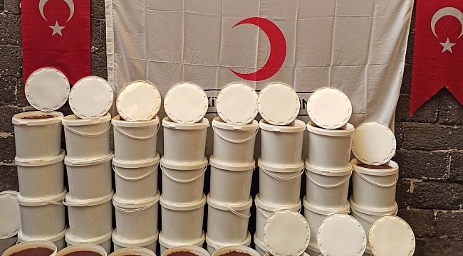 Kızılay yardıma muhtaç aileleri yalnız bırakmadı