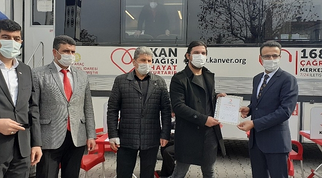 Kızılay'dan kan bağışçılarına madalya