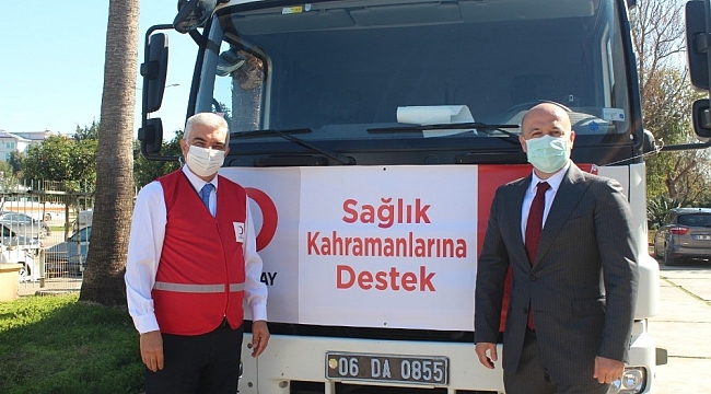Kızılay'dan sağlık kahramanlarına destek