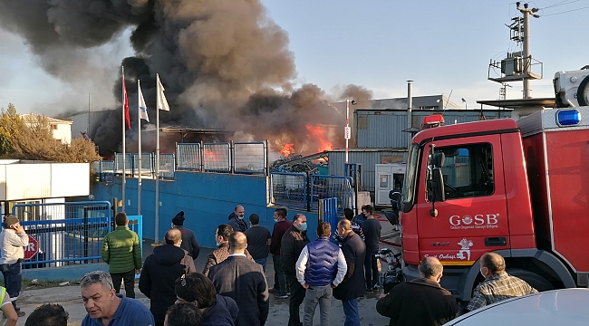 Kocaeli'de geri dönüşüm fabrikasında yangın