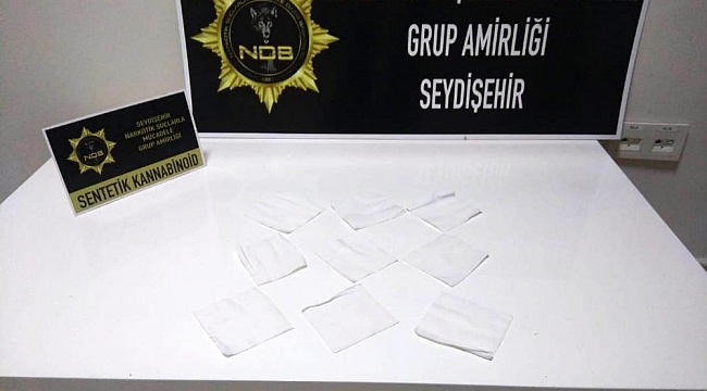 Konya'da özel yapım kağıtlara emdirilmiş bonzai ele geçirildi