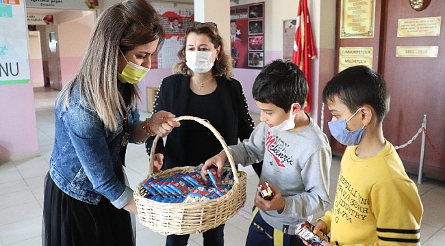 Köy okullarında eğitime tatlı başlangıç
