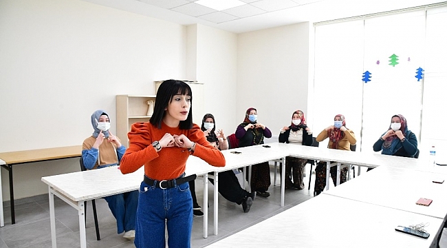 Mamak'ta işaret dili eğitimleri başladı