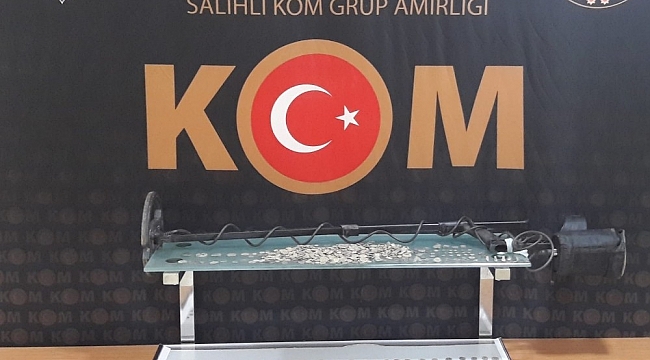 Manisa'da bin 449 parça tarihi eser ele geçirildi