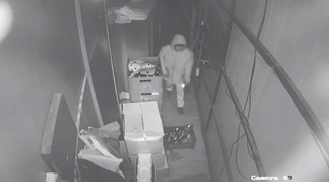 Manisa'da hırsızlık anı kamerada