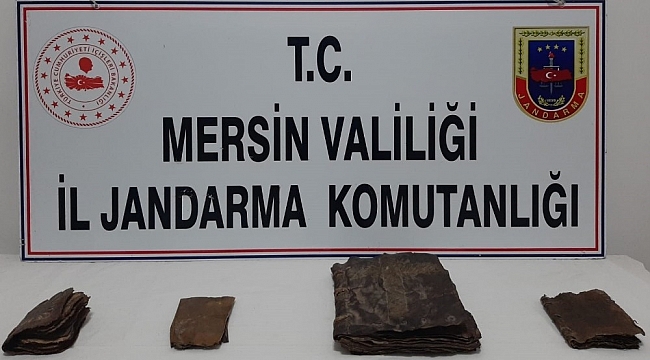 Mersin'de deri el yazmalı 4 kitap ele geçirildi