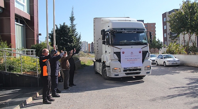 Mersin'den İdlib'e insani yardım tırı
