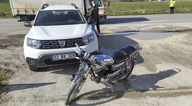 Motosiklet otomobile çarptı: 1 yaralı