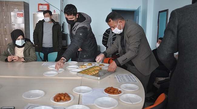 Muhtardan öğretmelere 'hoş geldiniz' tatlısı