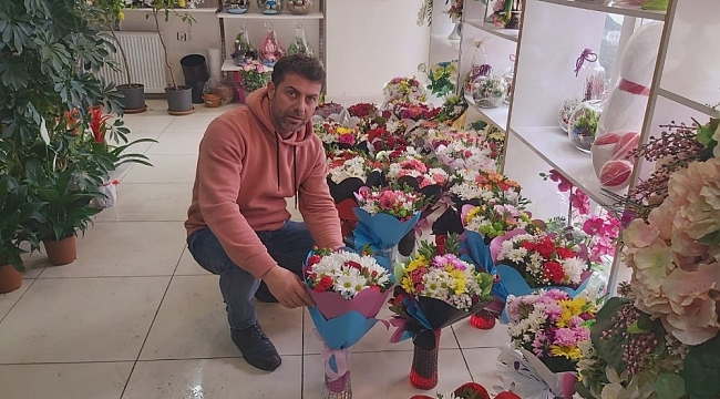 Muş'taki çiçekçilerde "14 Şubat" yoğunluğu