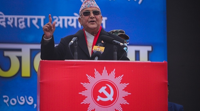 Nepal'de hükümet destekçilerinden davullu gösteri