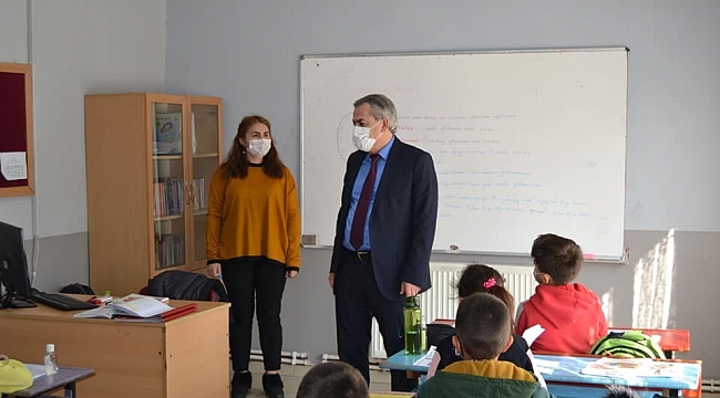 Öğrenciler sıralarda olmaktan mutlu