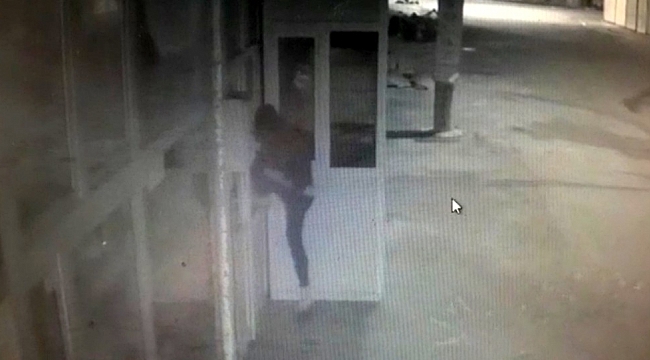 Osmaniye'de 3 iş yerine giren hırsız kamerada