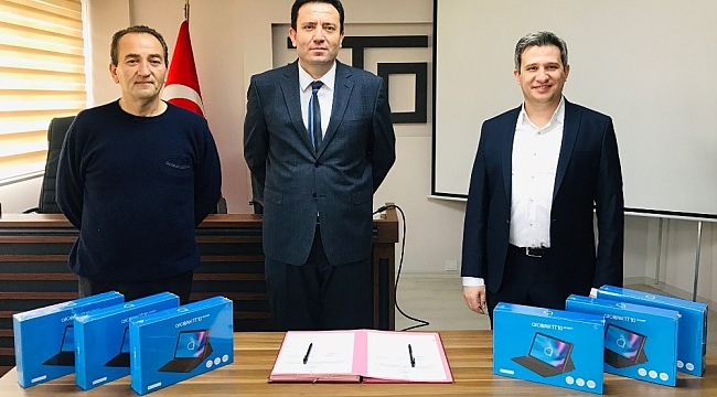 ÖTO'dan ihtiyaç sahibi öğrencilere klavyeli tablet