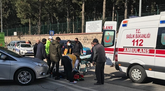 Otomobil ile çarpışan motosikletli yaralandı