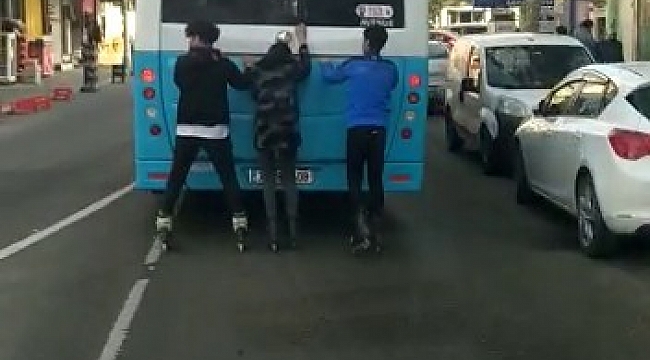 Patenli 3 gencin otobüs arkasında tehlikeli yolculuğu kamerada