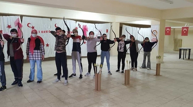 Pazaryeri'nde okçuluk kursuna yoğun ilgi