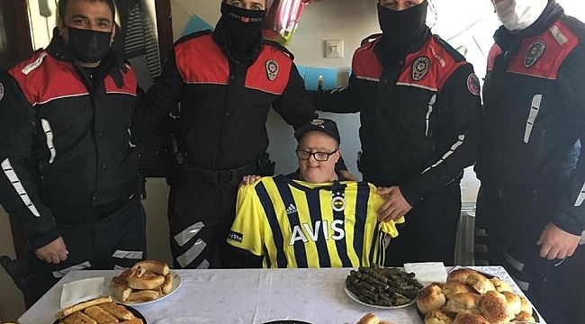 Polisten down sendromlu Altan'a doğum günü sürprizi