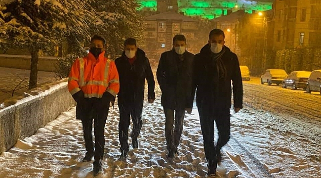 Pursaklar Belediyesi'nden gece gündüz yoğun mesai