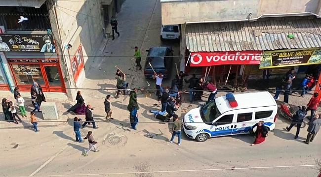Şanlıurfa'da taşlı sopalı kavga kamerada