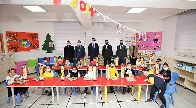 Şehitkamil'den öğrencilere 10 bin satranç seti