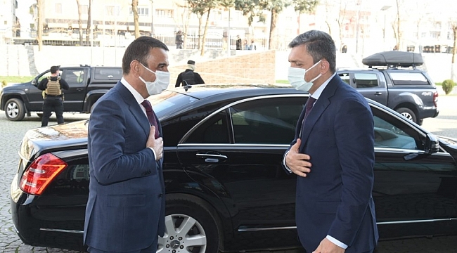 Siirt Valisi Hacıbektaşoğlu, Batman Valisi Şahin'e nezaket ziyaretinde bulundu