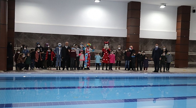 Siirt'te yetim çocuklar doyasıya eğlendi