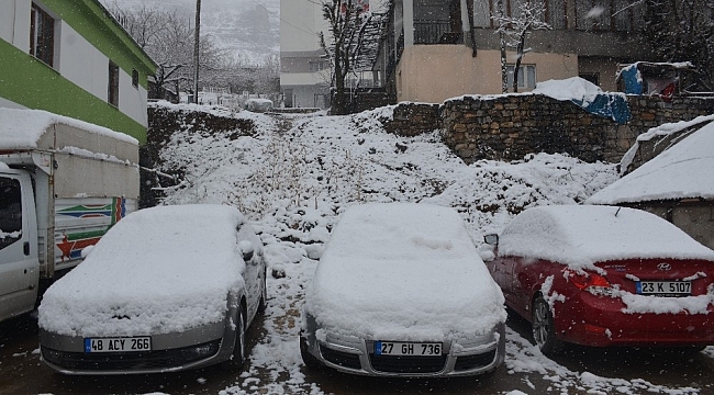 Şırnak'ta kar etkisini tekrar gösterdi