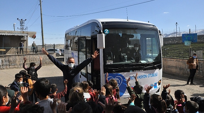Şırnak'ta köy çocukları 'motivasyon otobüsü' ile stres attı