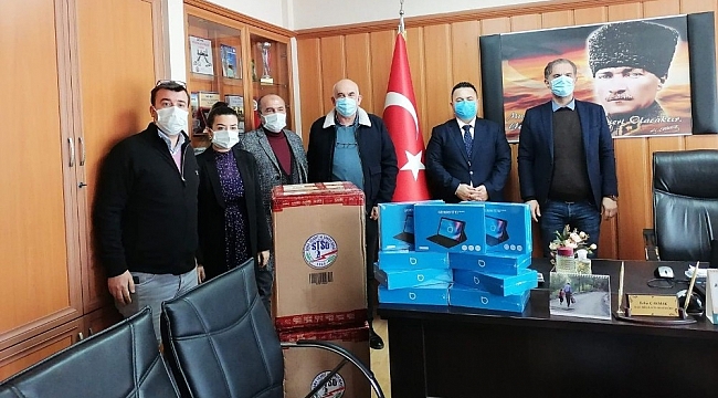 Soma Ticaret Odası'ndan öğrencilere tablet desteği