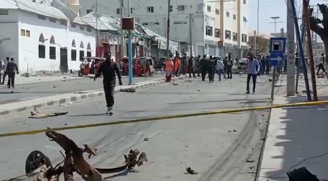Somali'de parlamento binası önünde patlama: 7 yaralı