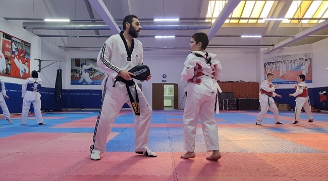 Sporculuktan antrenörlüğe geçerek yeni sporcular yetiştiriyor
