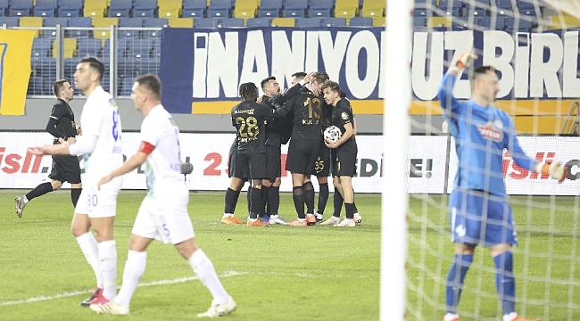 Süper Lig: MKE Ankaragücü: 1 Çaykur Rizespor: 1