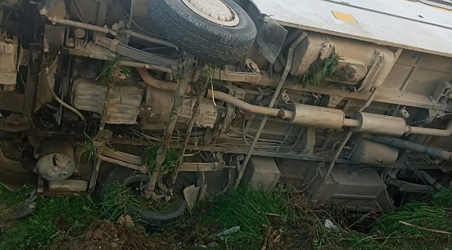 Tarım işçilerini taşıyan minibüs devrildi