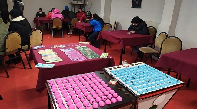 Tedbirleri hiçe sayarak kumar oynayan 236 kişi yakalandı