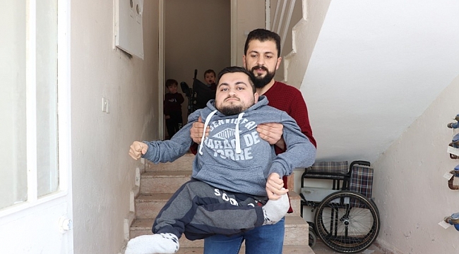 Tek isteği ayakları üzerinde durmak