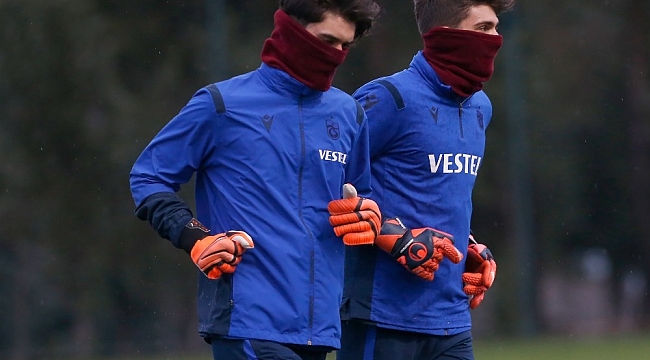 Trabzonspor kar altında çalıştı