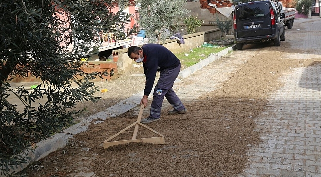 Turgutlu Belediyesi yağıştan etkilenen mahallelerde çalışmalara başlattı